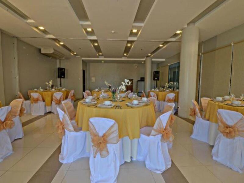 Empire Suites Hotel Puerto Princesa Екстер'єр фото