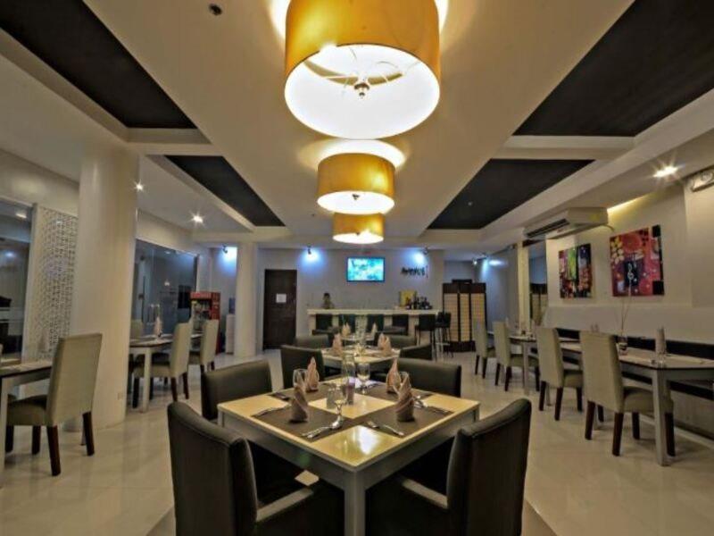 Empire Suites Hotel Puerto Princesa Екстер'єр фото