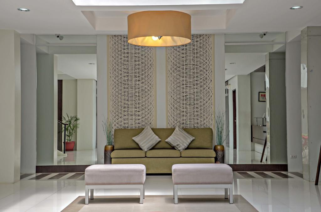 Empire Suites Hotel Puerto Princesa Екстер'єр фото