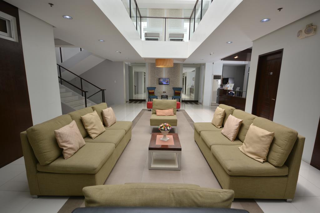 Empire Suites Hotel Puerto Princesa Екстер'єр фото