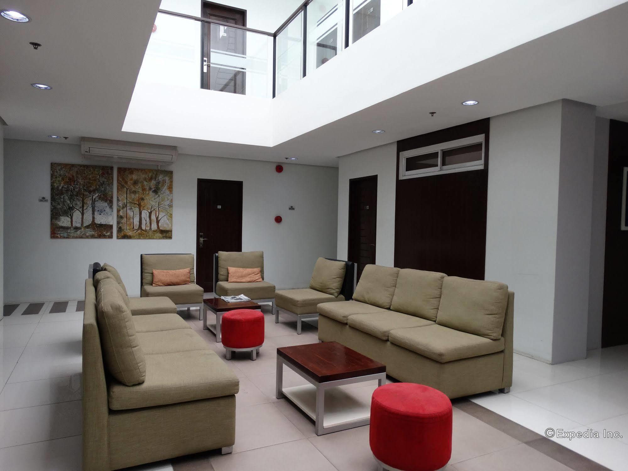 Empire Suites Hotel Puerto Princesa Екстер'єр фото
