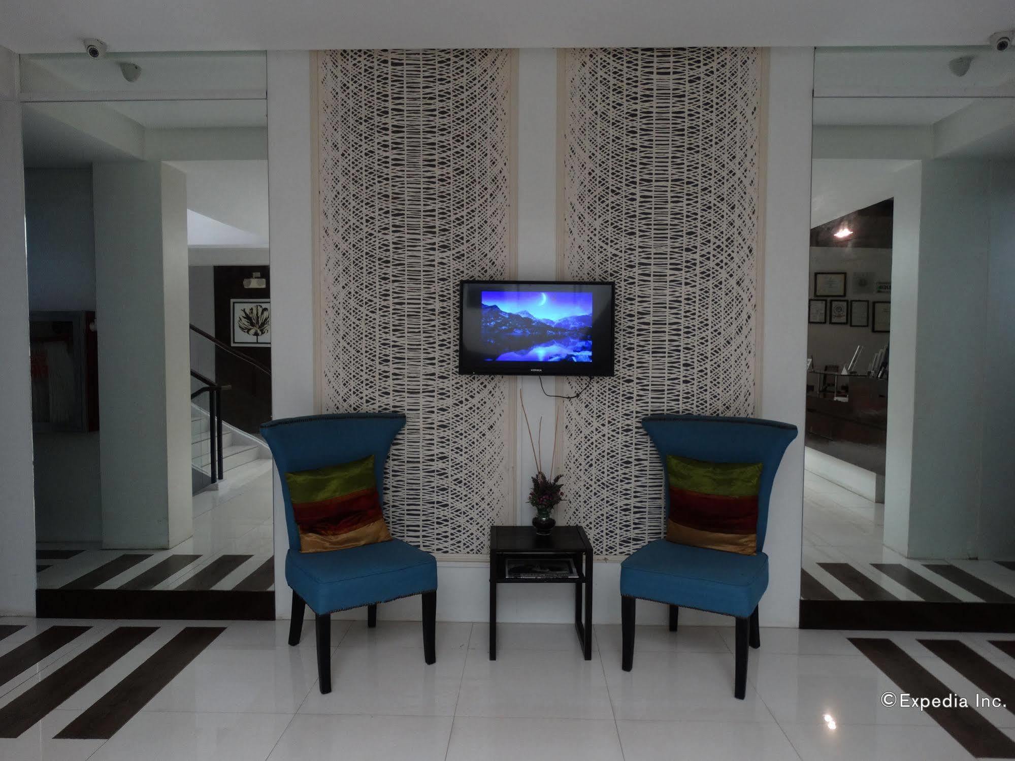 Empire Suites Hotel Puerto Princesa Екстер'єр фото