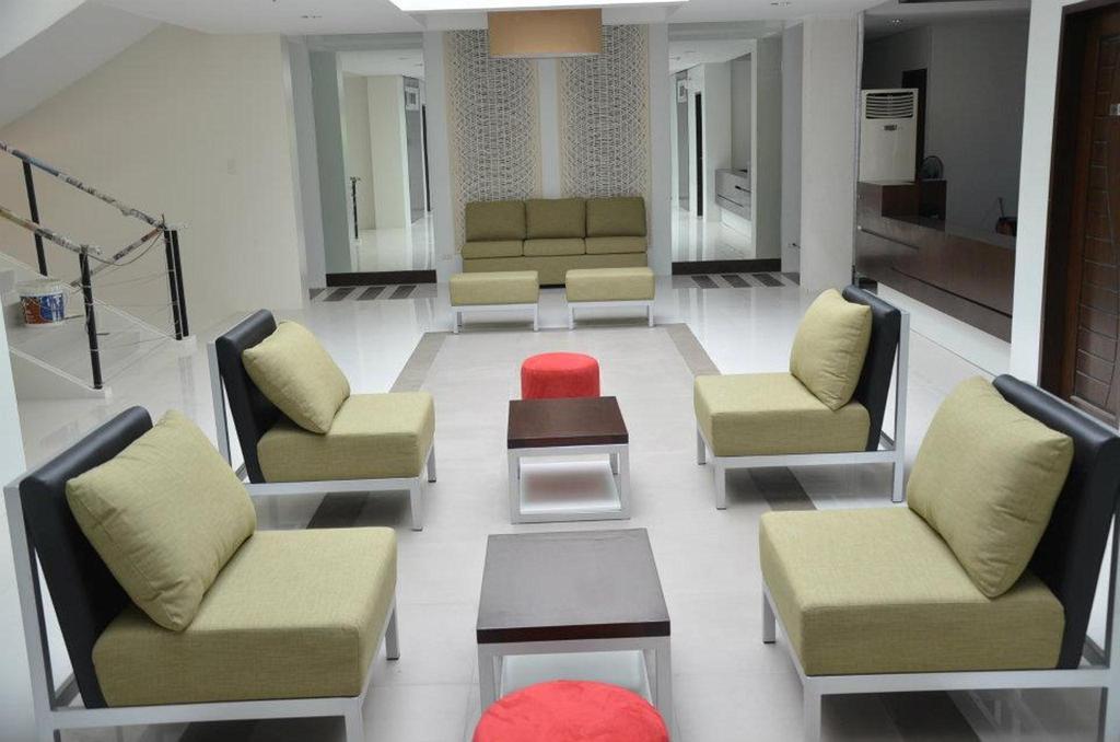 Empire Suites Hotel Puerto Princesa Екстер'єр фото